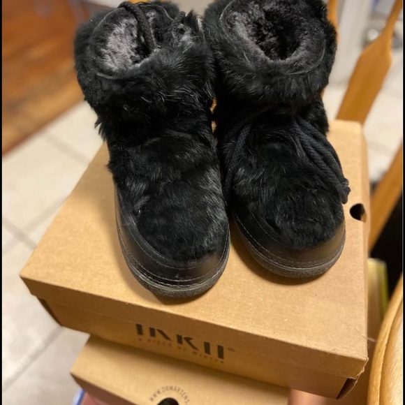 Ikkii (now known as Inuikii) real fur/shearling boots size 7 fits like size 6 - Picture 1 of 9
